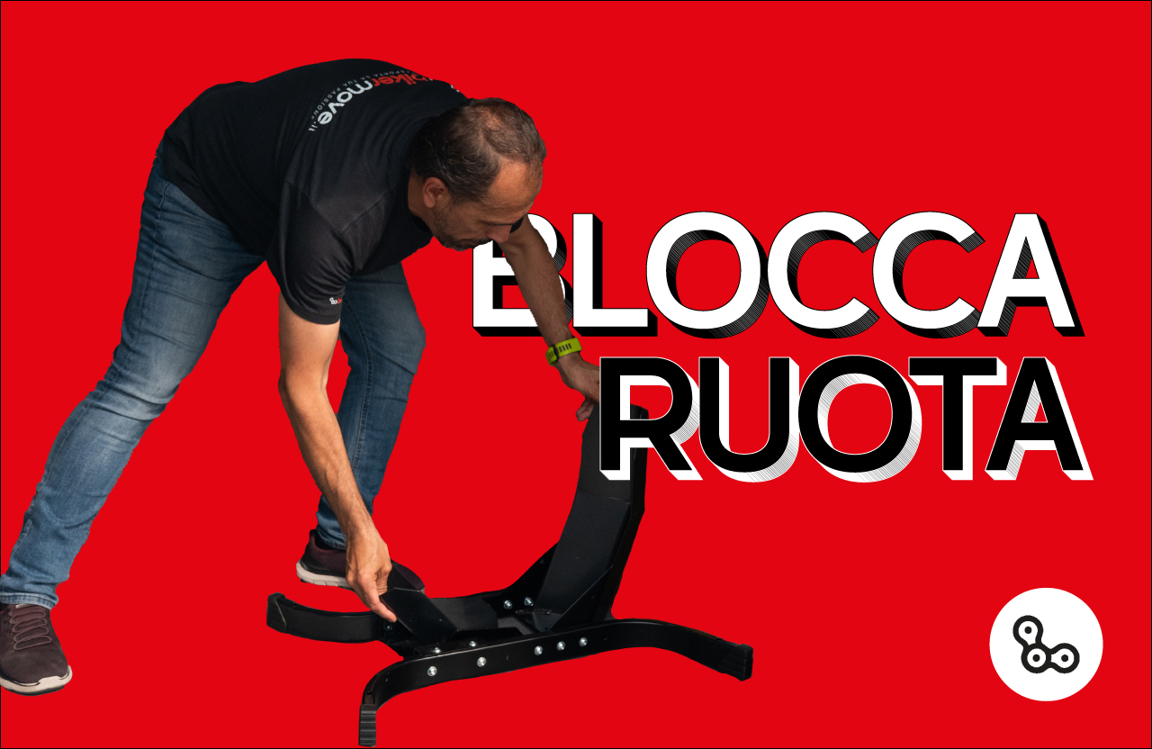 Come usare il bloccaruota per fissare la moto nel furgone?